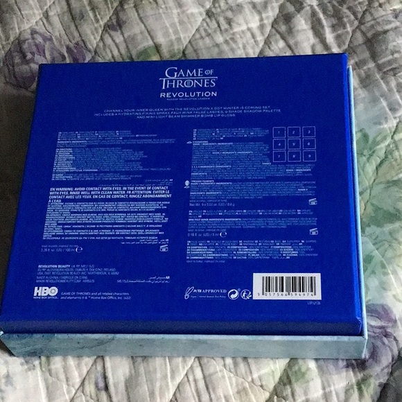 Game Of Thrones Winter Is Coming 4 pcs Holiday Eyeshadow Lip Gloss Lash Spray - Picture 2 of 3